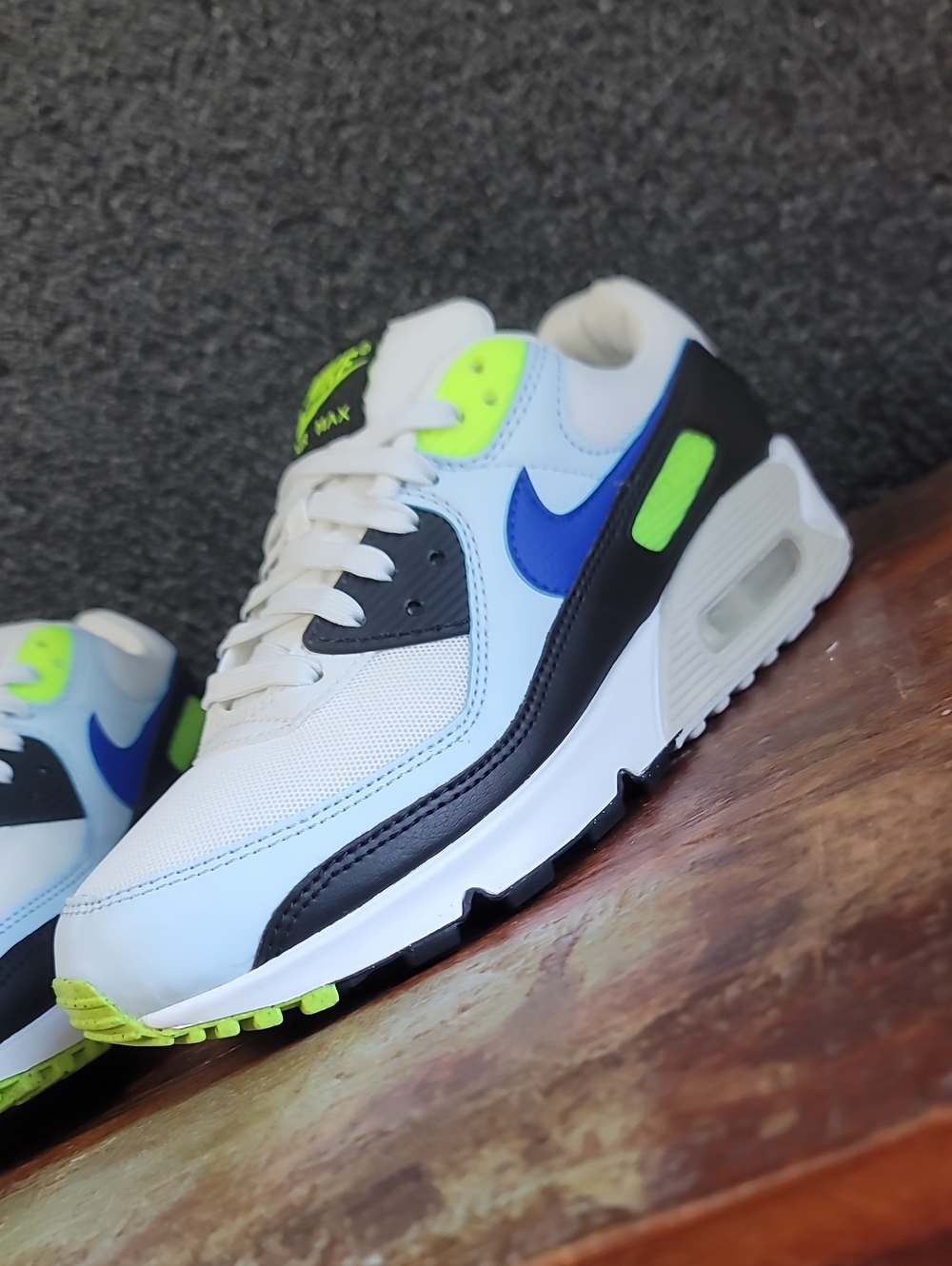 ๐ฅ Nike Air Max 90 ๐ฅ "White Blue Tint Volt" Wmns 9, Great Cond! Fast Shipping - Picture 6 of 12